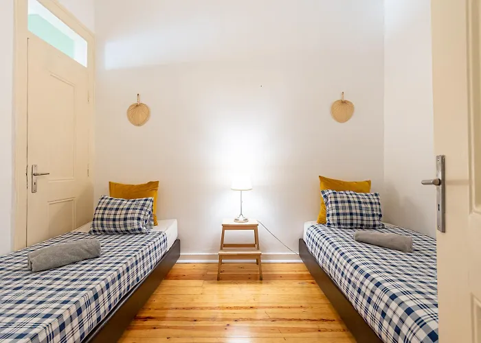 Spacious With Terrace At Graca