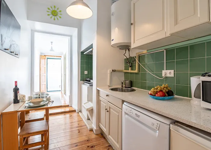 Spacious With Terrace At Graca * Lisboa