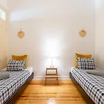 Spacious With Terrace At Graca