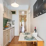 Spacious With Terrace At Graca Apartament