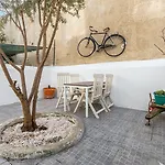 Spacious With Terrace At Graca Apartament