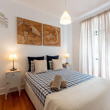 Apartment Spacious With Terrace At Graca Lisbon